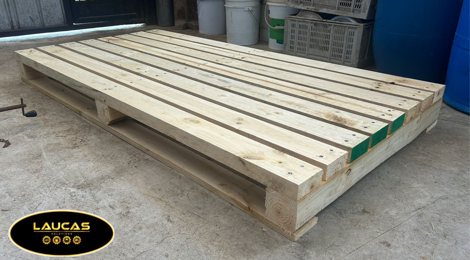 Pallet de Madera Reforzado para Carga Industrial